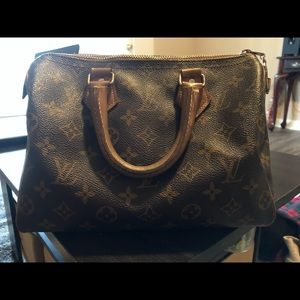LouisVuitton  vintage 1990 hand bag!
